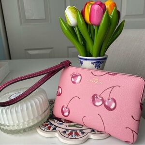COACH NEW Limited Corner Zip Cherry Wristlet With Cherry Print Wallet Bag Purse